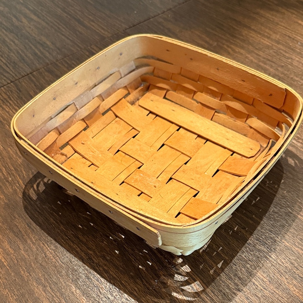Longaberger Handwoven Tan Basket Holiday Bsking
